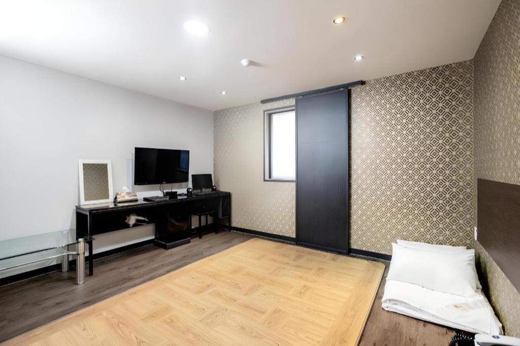 M7 Business Hotel Chilgok Eksteriør bilde